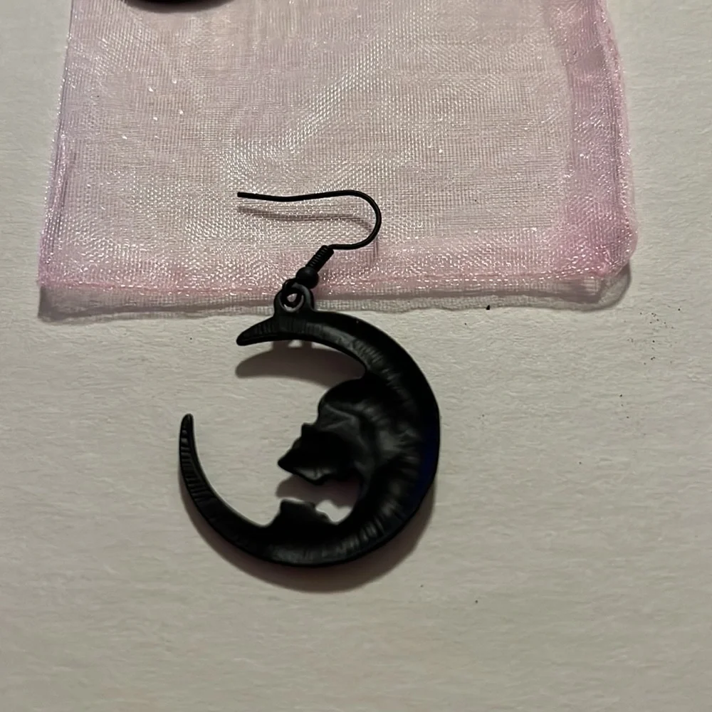 Black Skull Moon Earrings - Picture 5 of 6